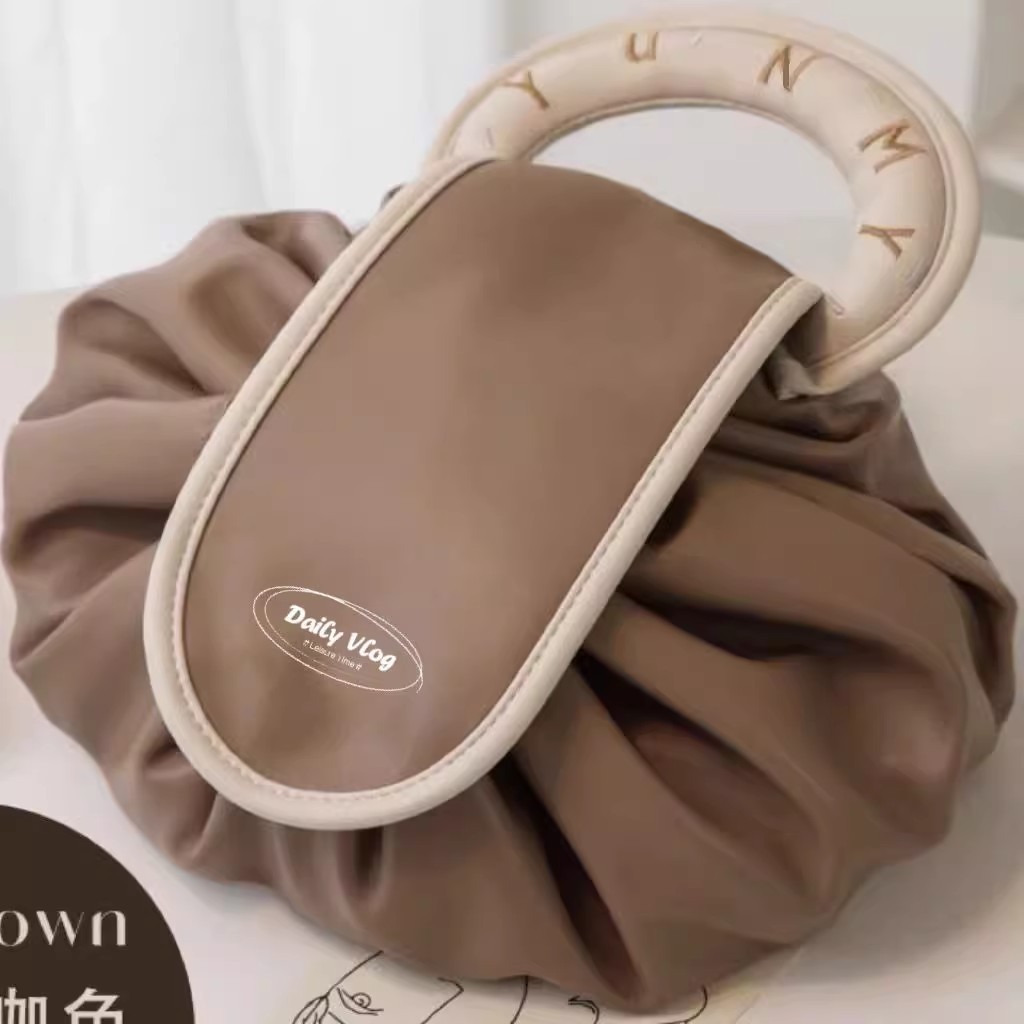Tile Bag Drawstring - حقيبة مستحضرات التجميل الكسولة للنساء 2024